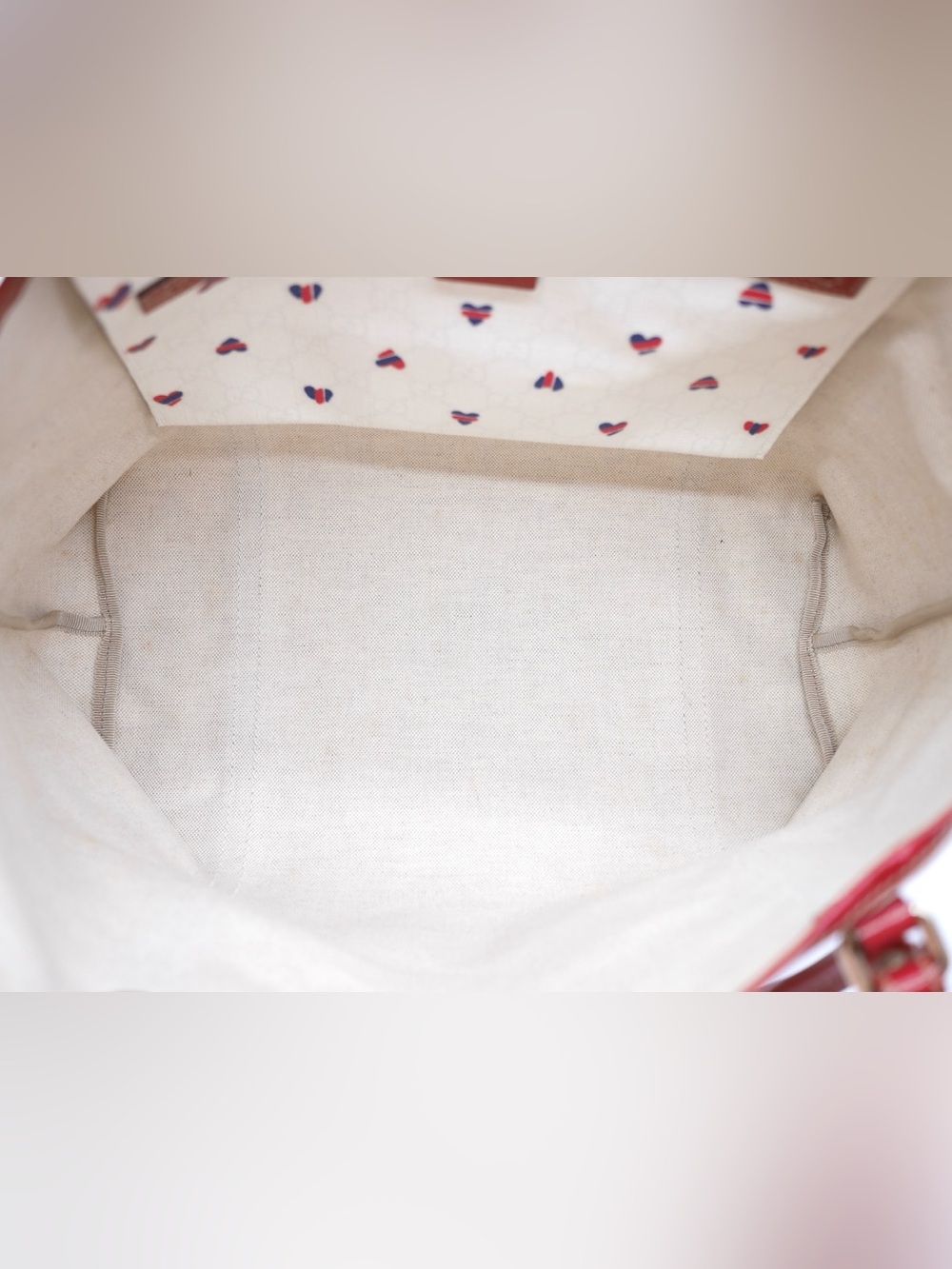 🍓GUCCI PVC Heart Shoulder Bag - Picture 3 of 13
